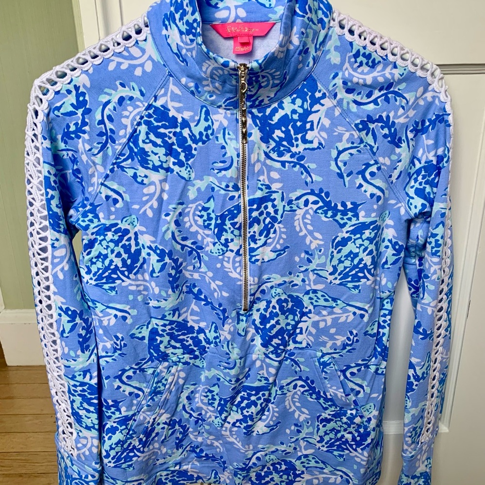 Sold! Lilly Pulitzer UPF 50+ Skipper Popover XS - Beautiful print